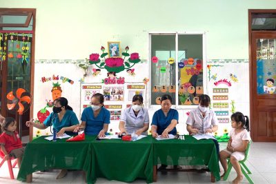 Khám sức khoẻ định kỳ cho các bé yêu